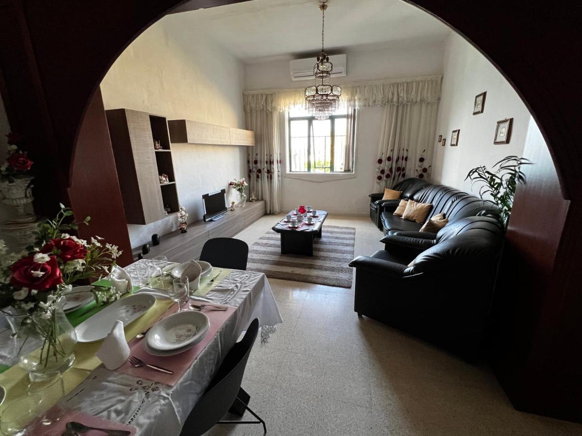 Superb 3 Bedroom In Apartment
