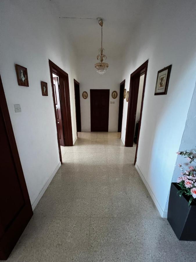 Superb 3 Bedroom In Apartment