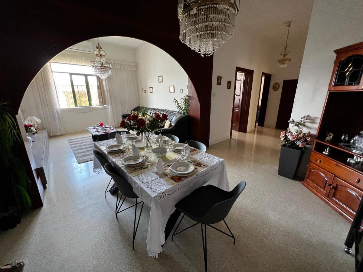Superb 3 Bedroom In Apartment