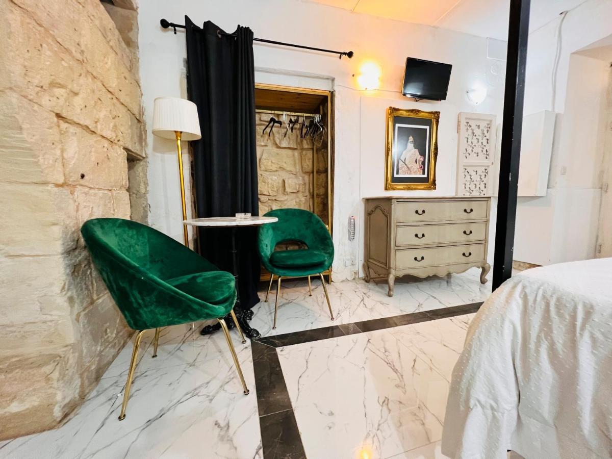 Stylish House Of Character Apartment