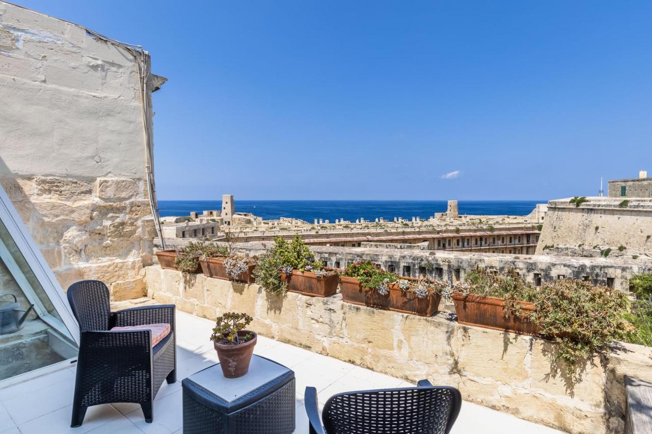 Bastions Seafront house * Valletta