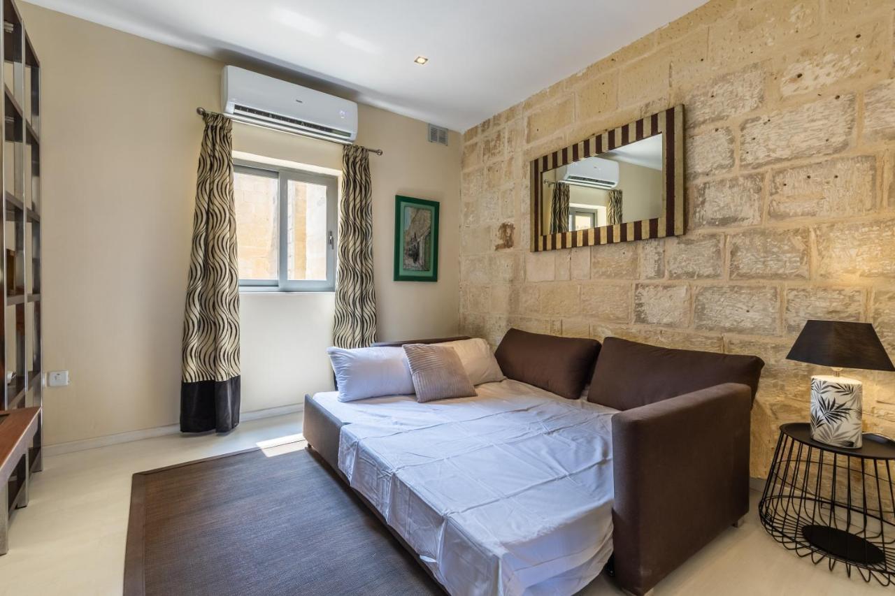 Bastions Seafront house Valletta