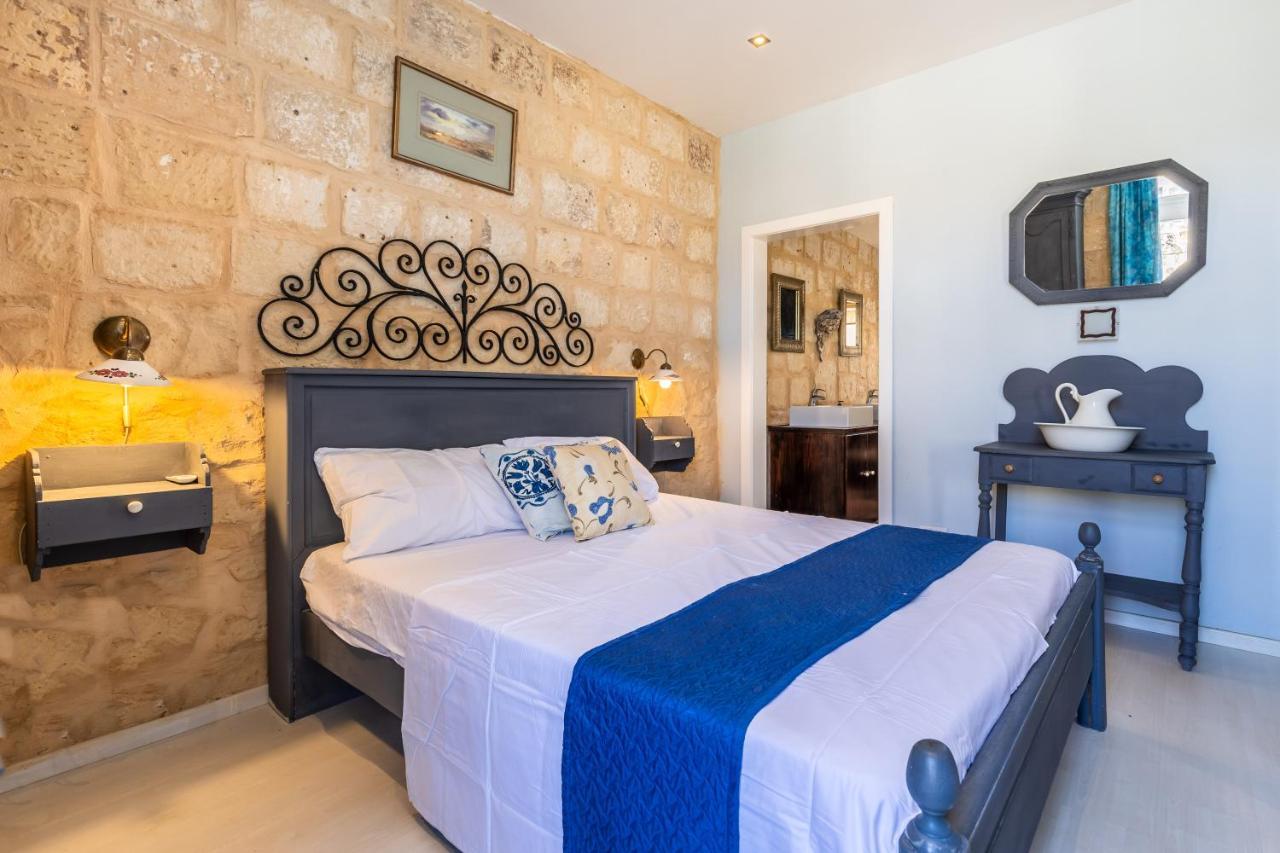 Bastions Seafront house *