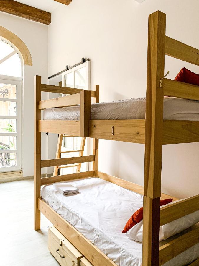 L'artist Casa Micallef Hostel