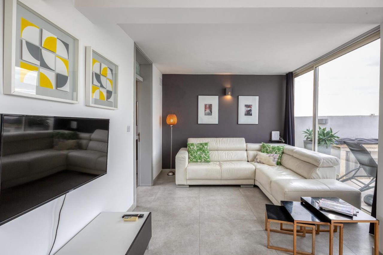 49/3 Seafront Duplex Penthouse In *
