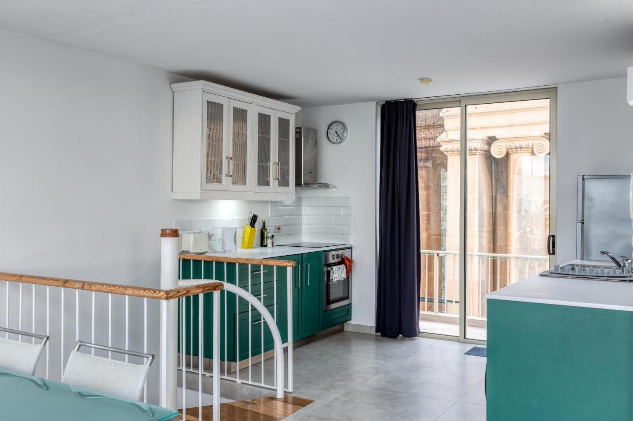 Apartment 49/3 Seafront Duplex Penthouse In
