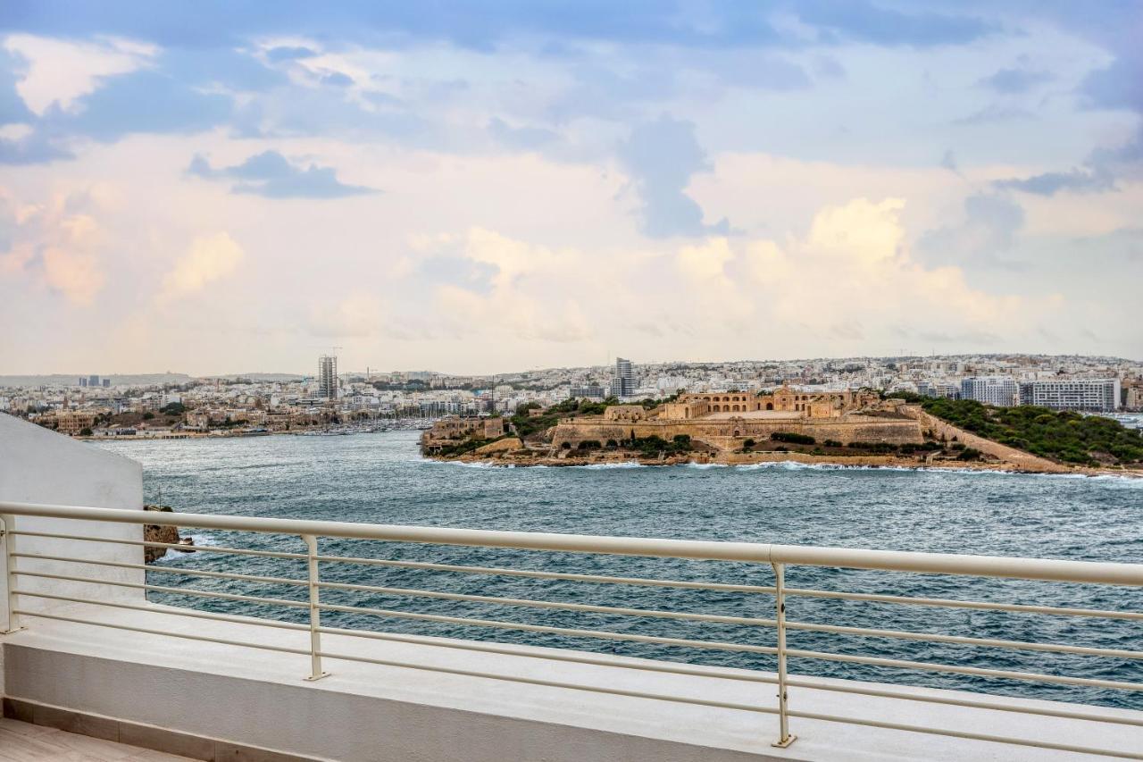49/3 Seafront Duplex Penthouse In