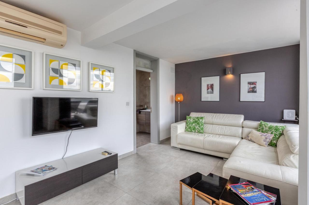 49/3 Seafront Duplex Penthouse In