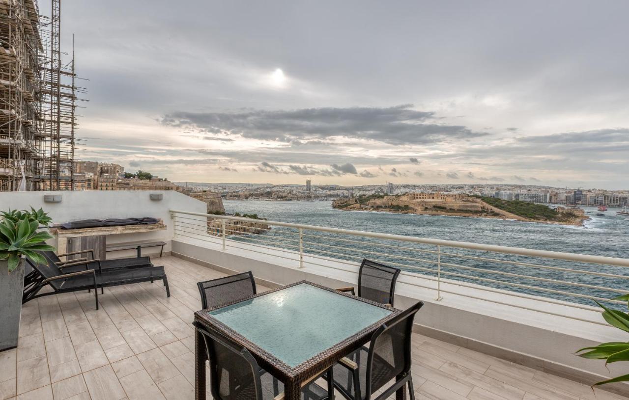 Apartment 49/3 Seafront Duplex Penthouse In Valletta
