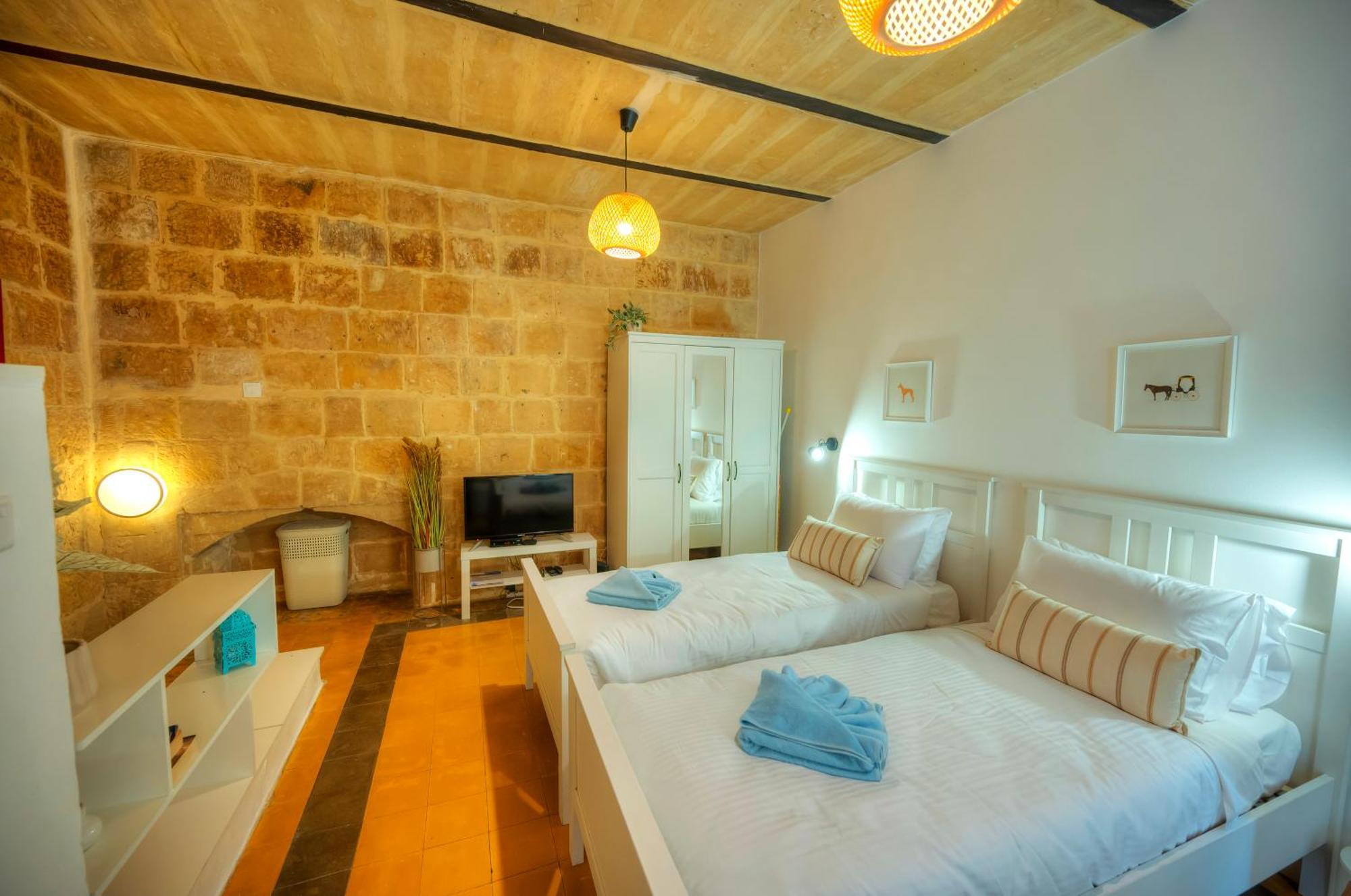 Charming 2bedroom Townhouse Center Kbut1-1 * Valletta