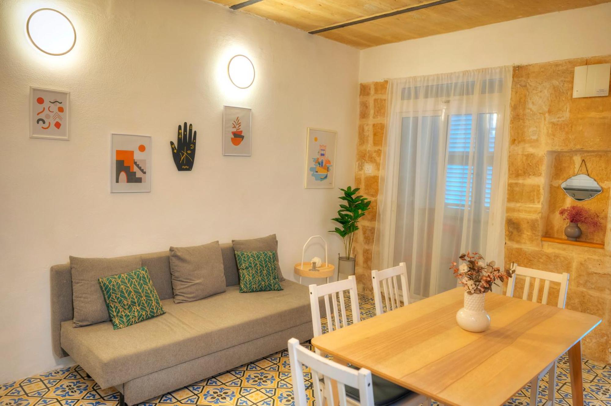 Charming 2bedroom Townhouse Center Kbut1-1