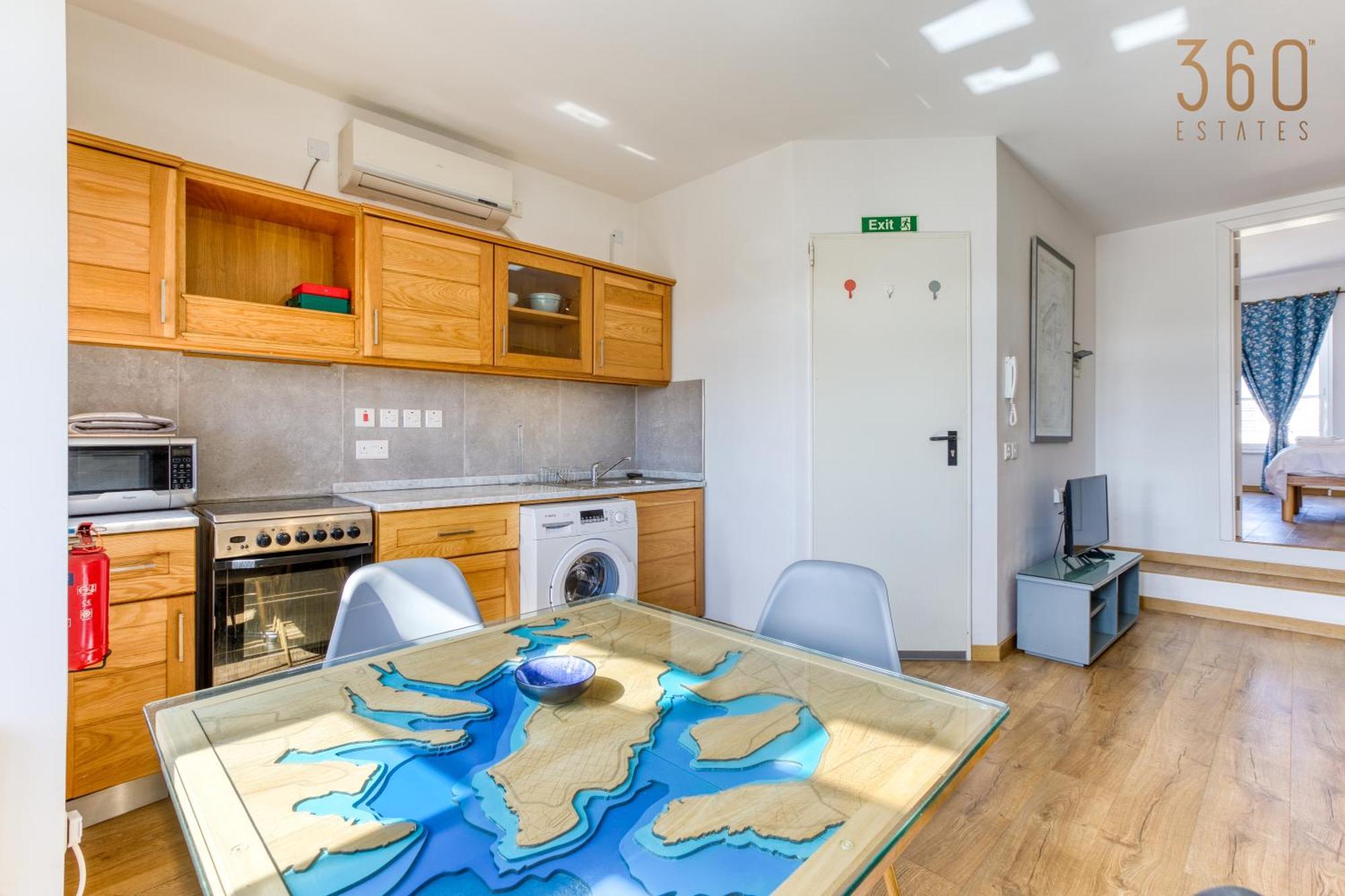 Apartment Charming With Sea Views & Maltese Balcony By 360 Estates Valletta
