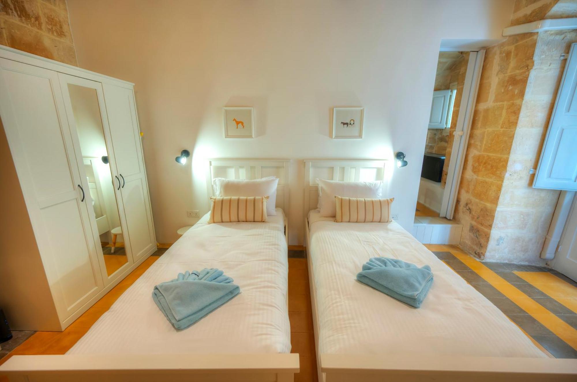 Charming 2bedroom Townhouse Center Kbut1-1 *