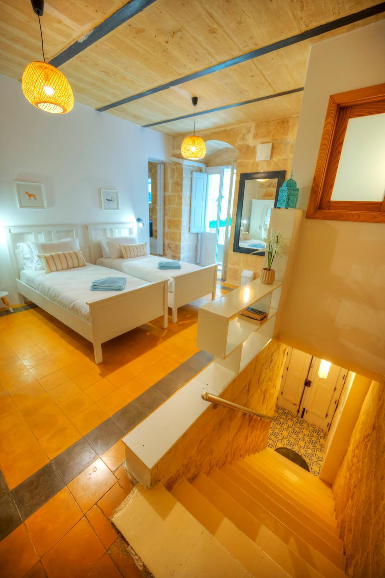 Charming 2bedroom Townhouse Center Kbut1-1 Apartment *