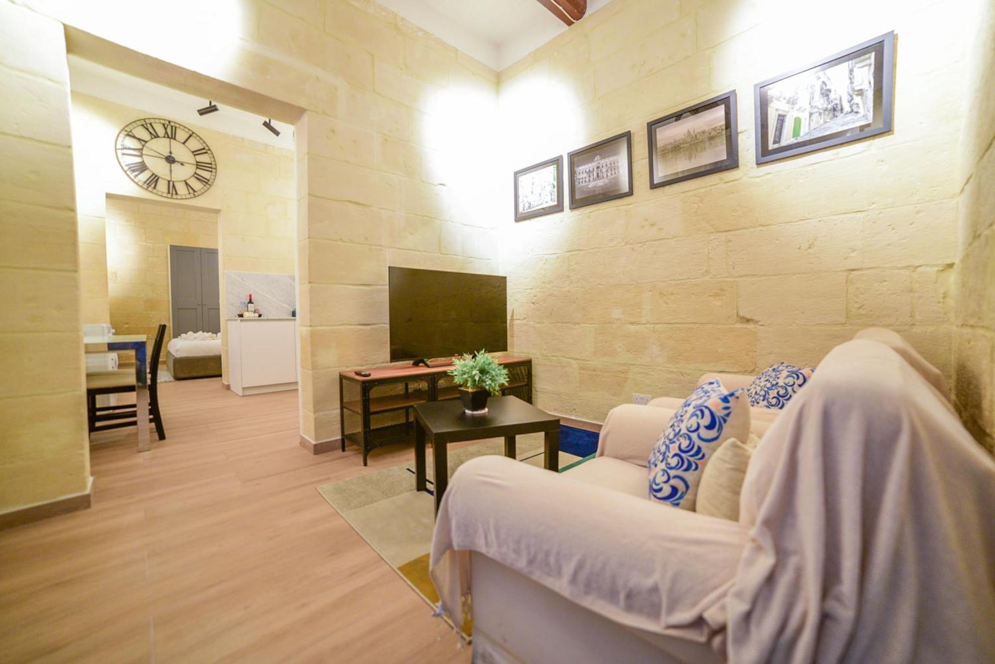 Collection - Felix Apartment Valletta