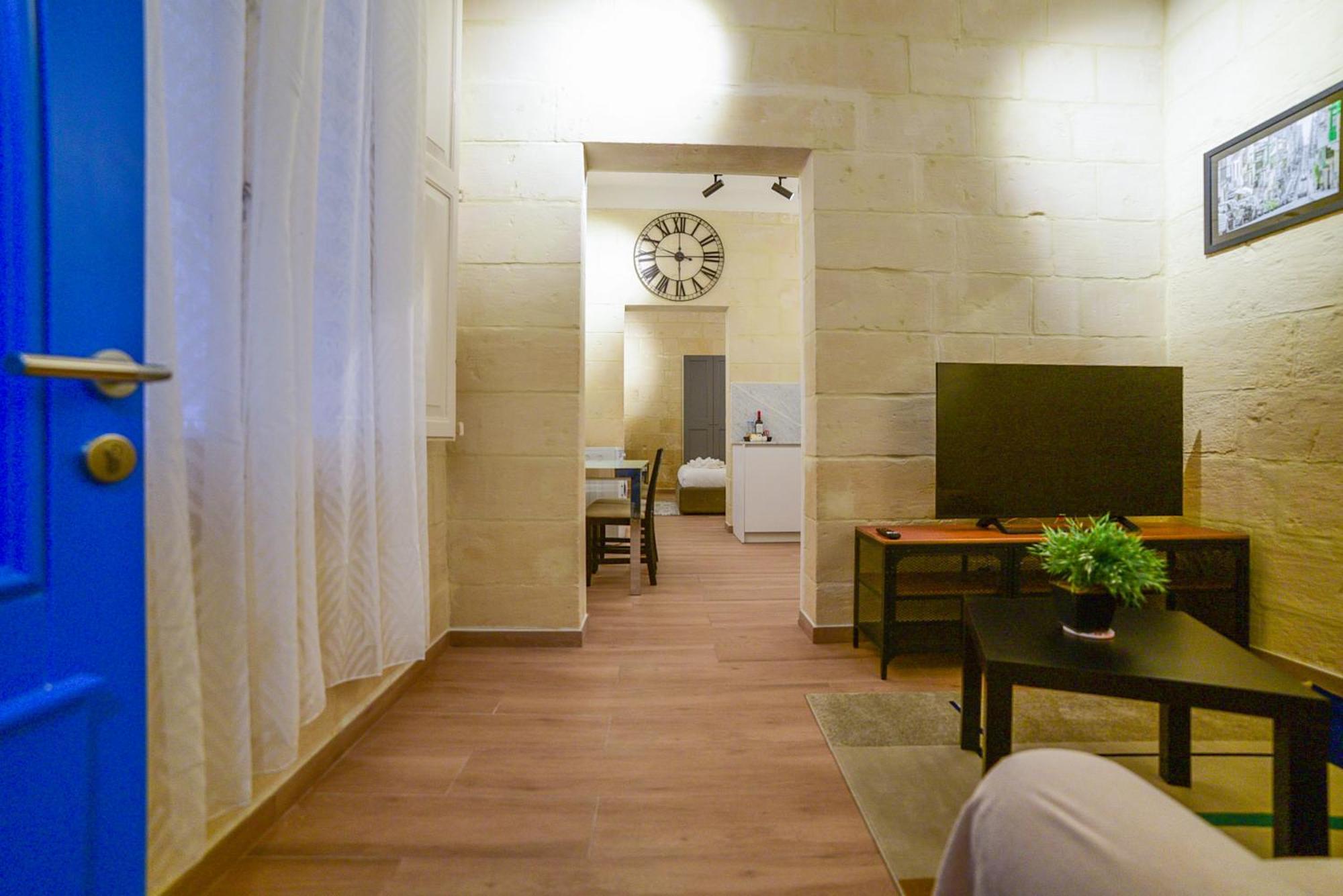 Collection - Felix * Valletta