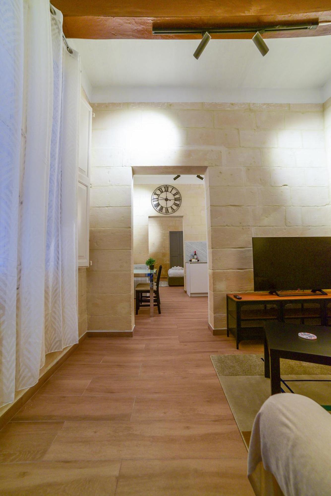 Collection - Felix Valletta