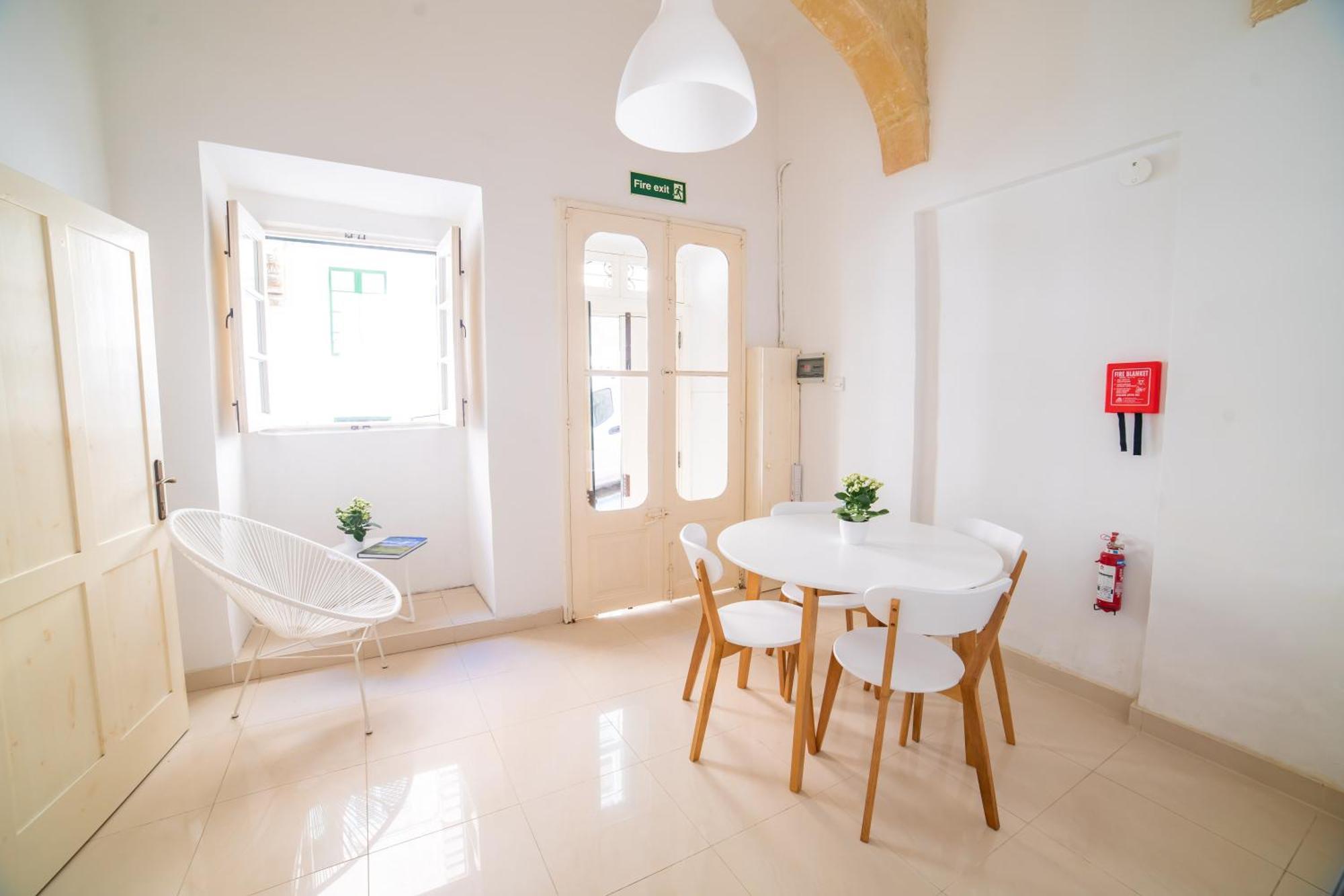Carmelita Maisonette