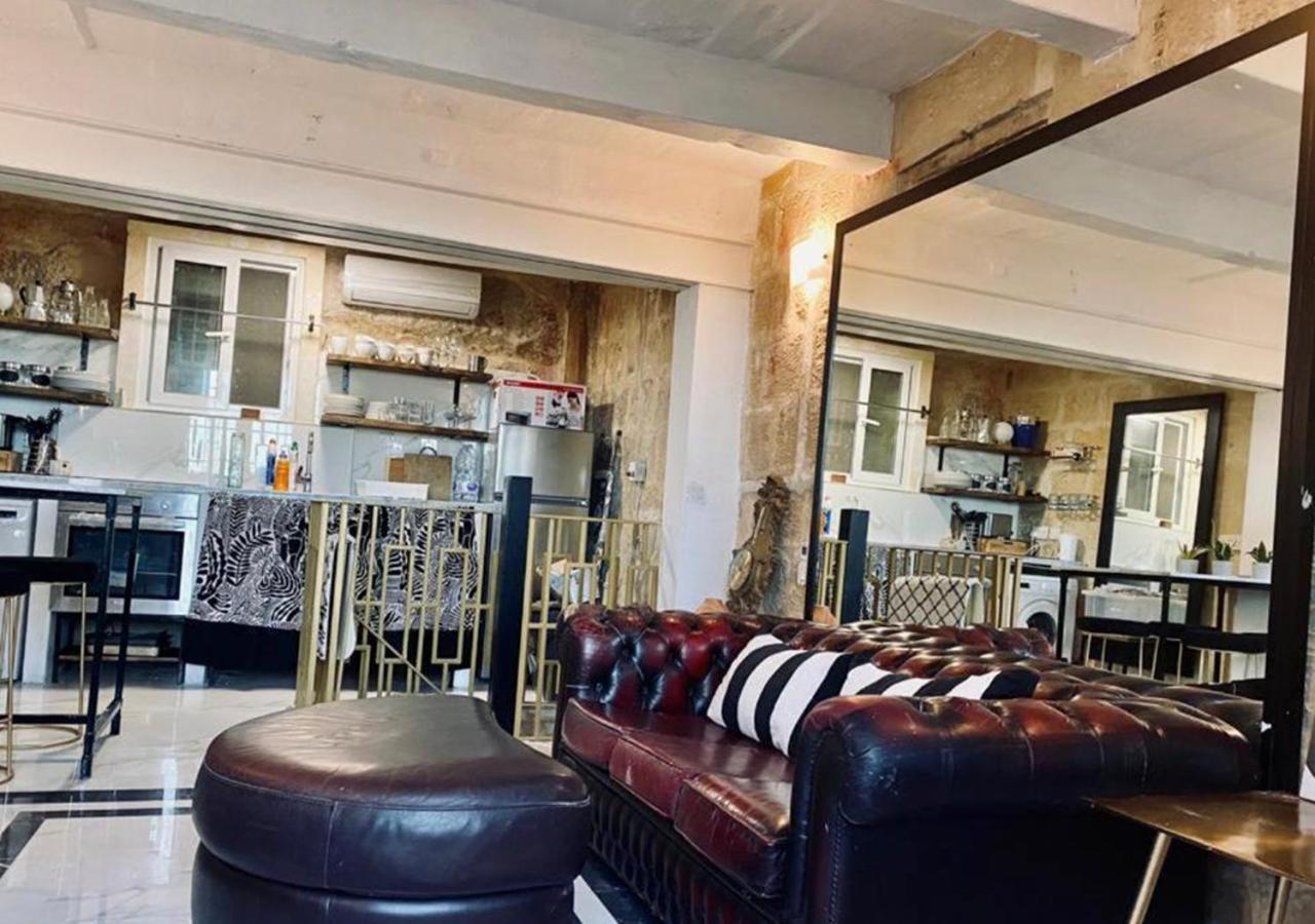 Charming Townhouse Prime Area Apartment Valletta