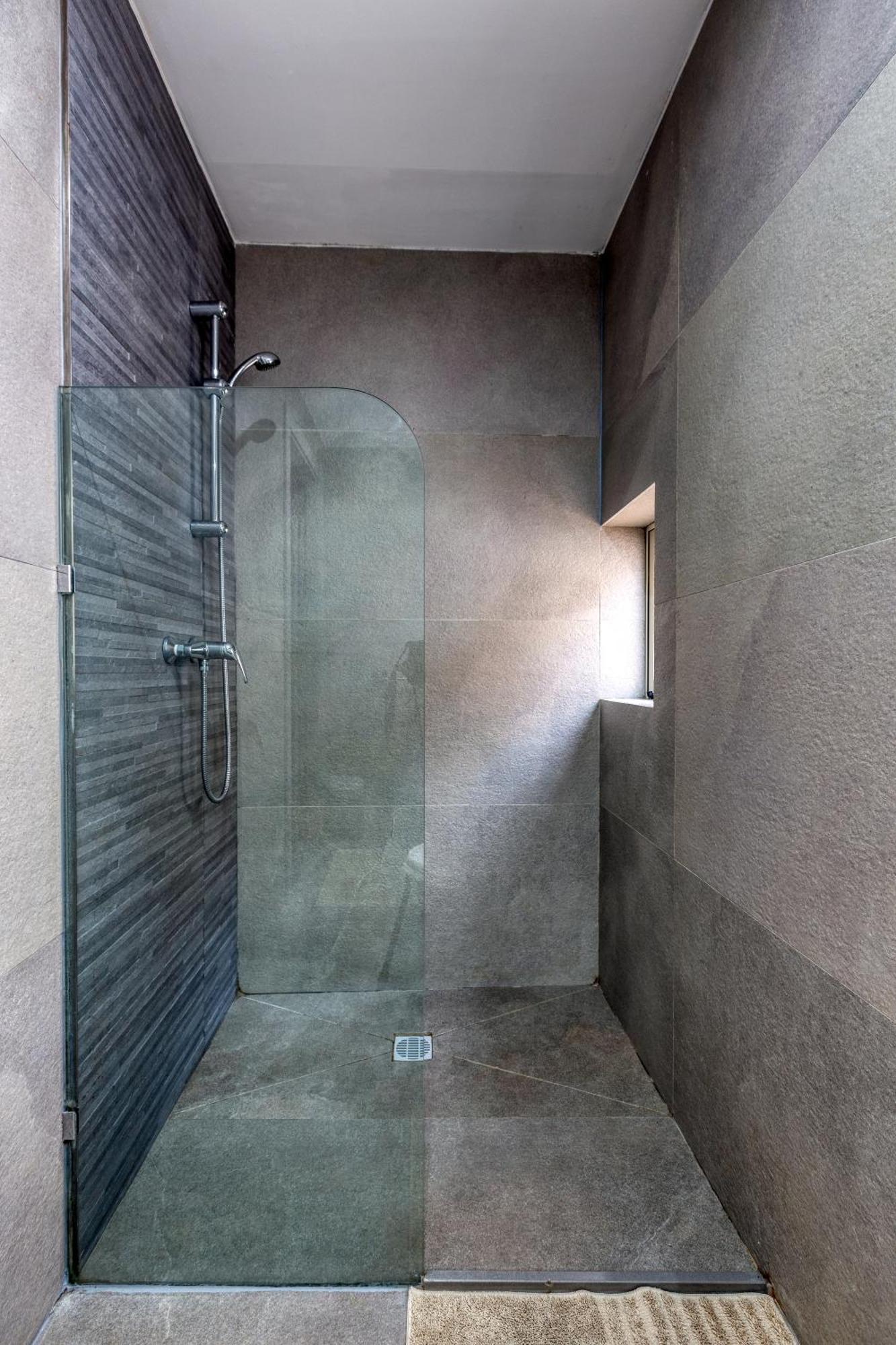49/3 Seafront Duplex Penthouse In Valletta