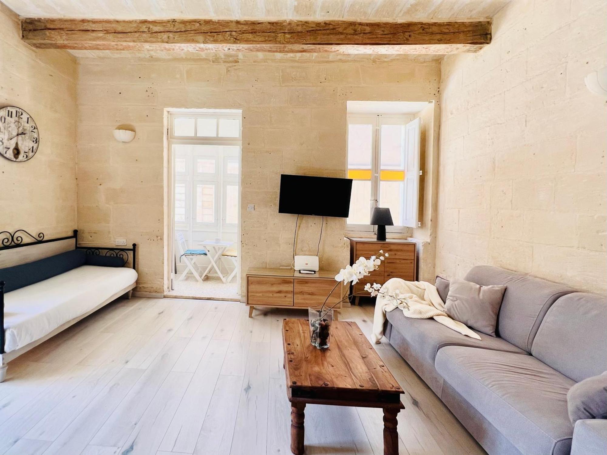 Coffee Loft - Grand Master Palace Apartment *