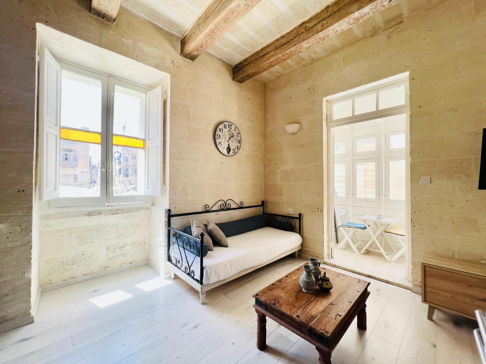 Coffee Loft - Grand Master Palace Apartment *