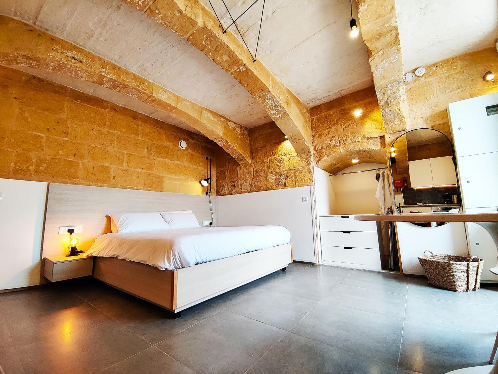 Wave 24 Savynomad Harbour & Private Cave Holiday home *