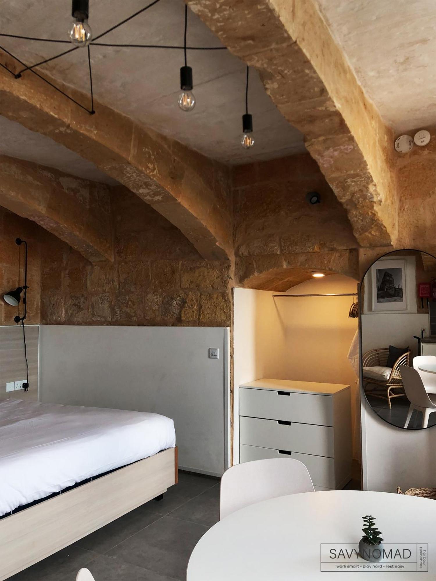 Wave 24 Savynomad Harbour & Private Cave Holiday home *