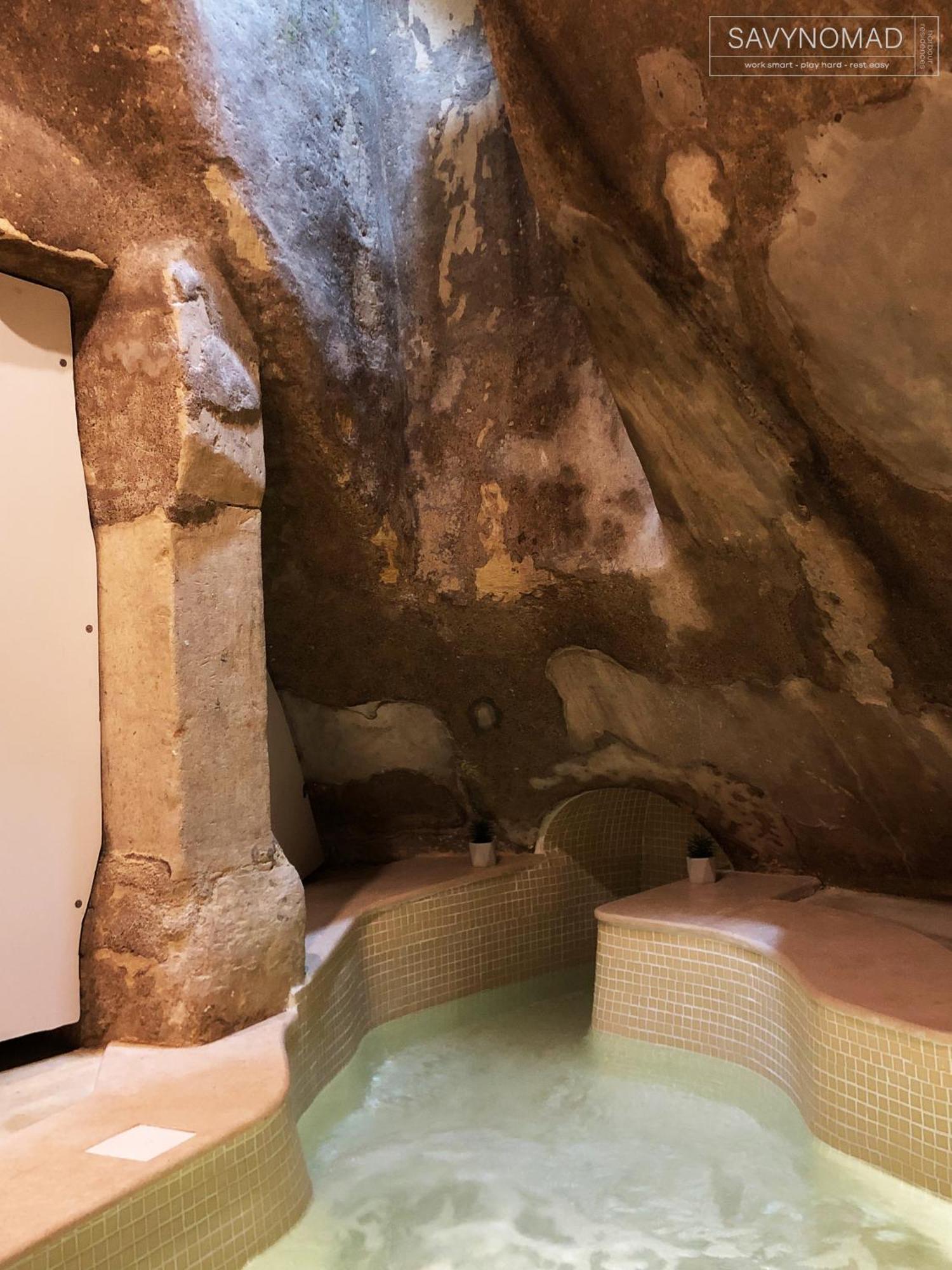 Wave 24 Savynomad Harbour & Private Cave Holiday home