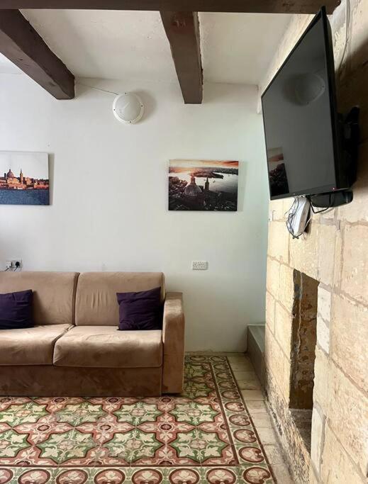 Nazzarena House - * Valletta