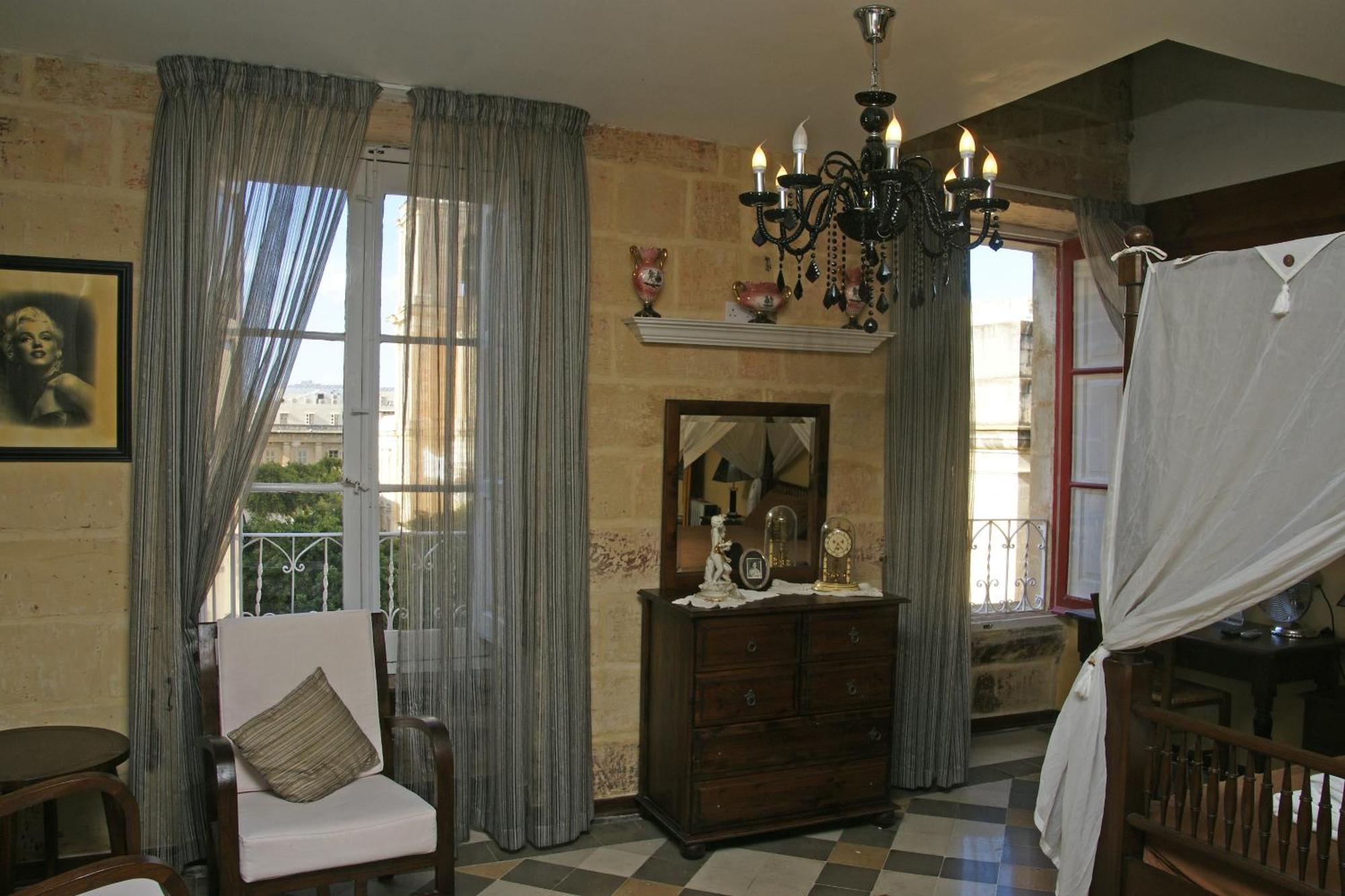 Luciano Boutique Valeta