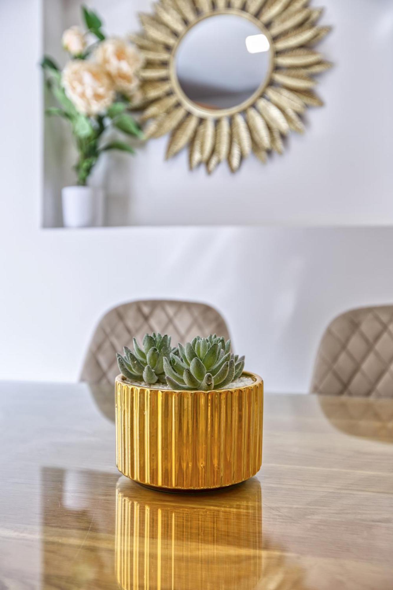 Stylish Apartment *