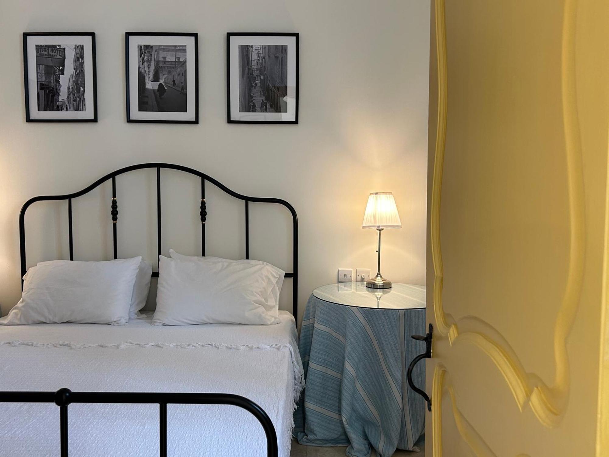 Prestigious Pied A Terre Wignacourt With Views Valletta