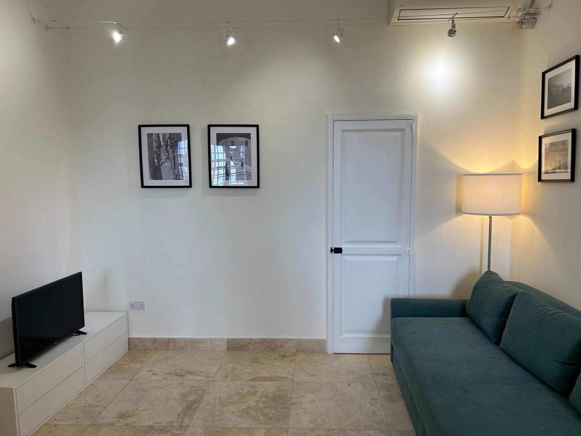 Prestigious Pied A Terre Wignacourt With Views * Valletta