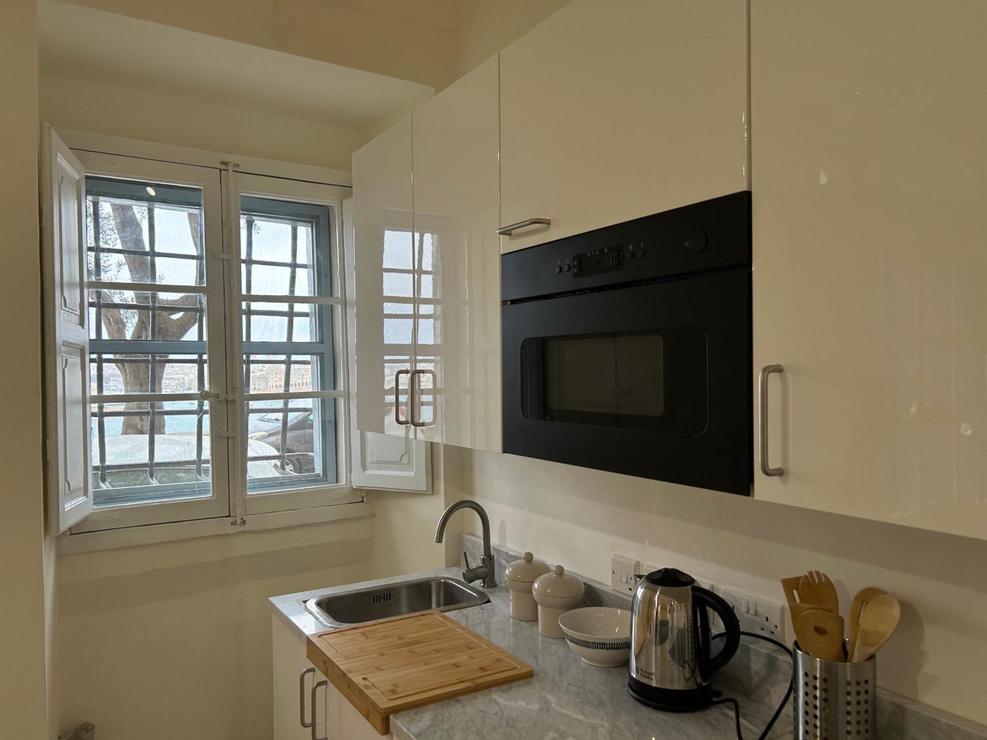 Prestigious Pied A Terre Wignacourt With Views *