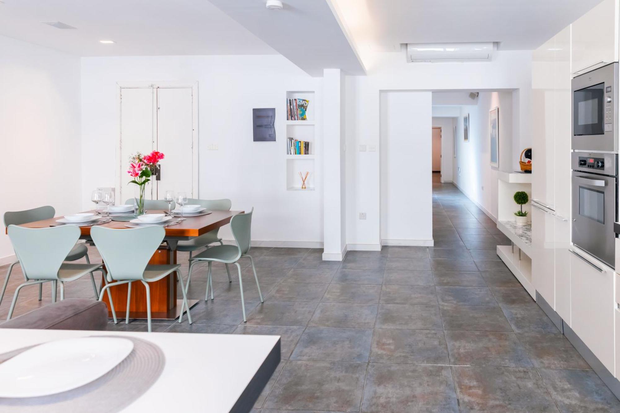 Unique & Spacious 2br In Center By Arcobnb Apartment
