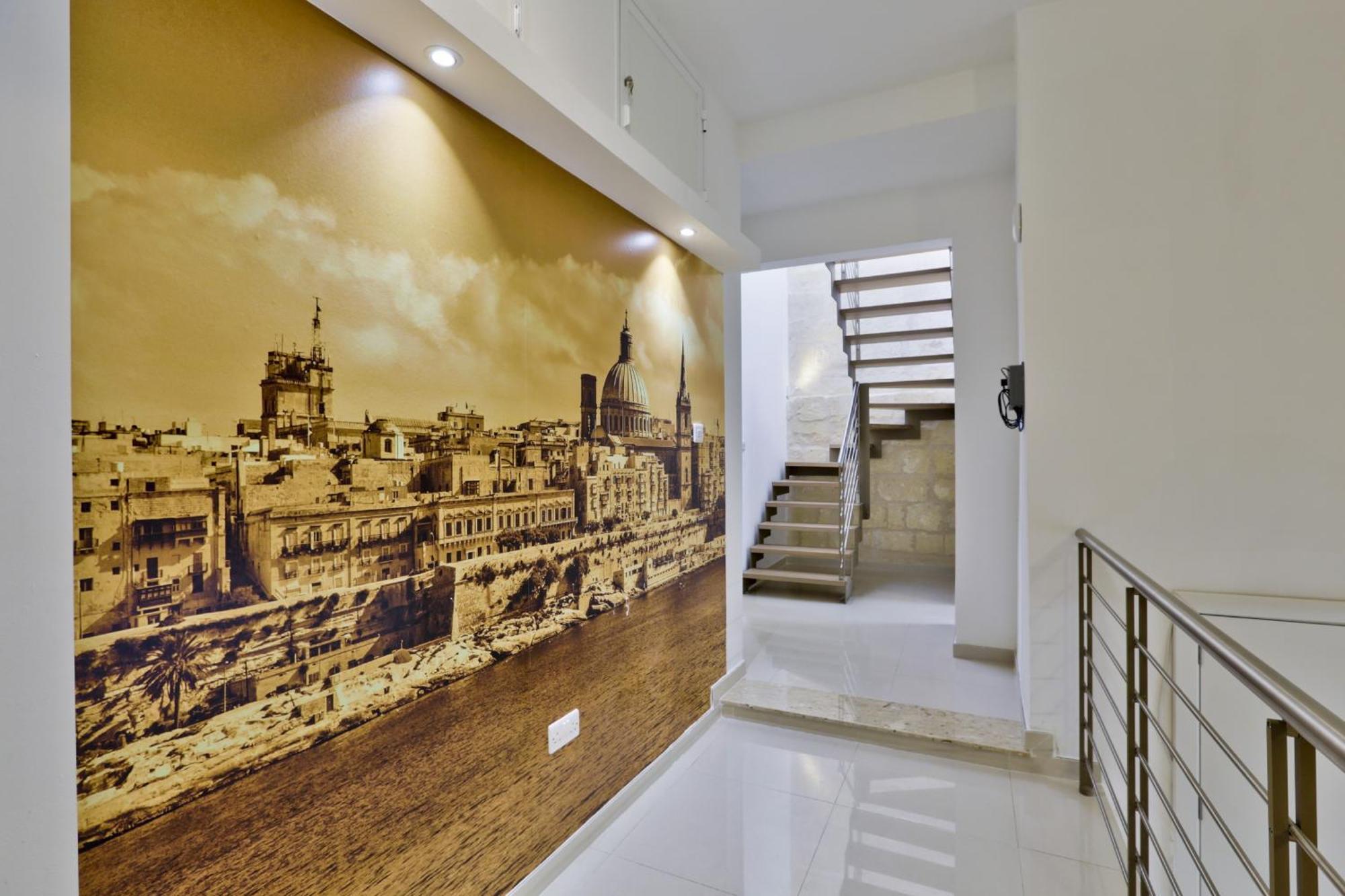 Exquisite 3-bedroom Duplex Penthouse With Jacuzzi In Centre * Valletta