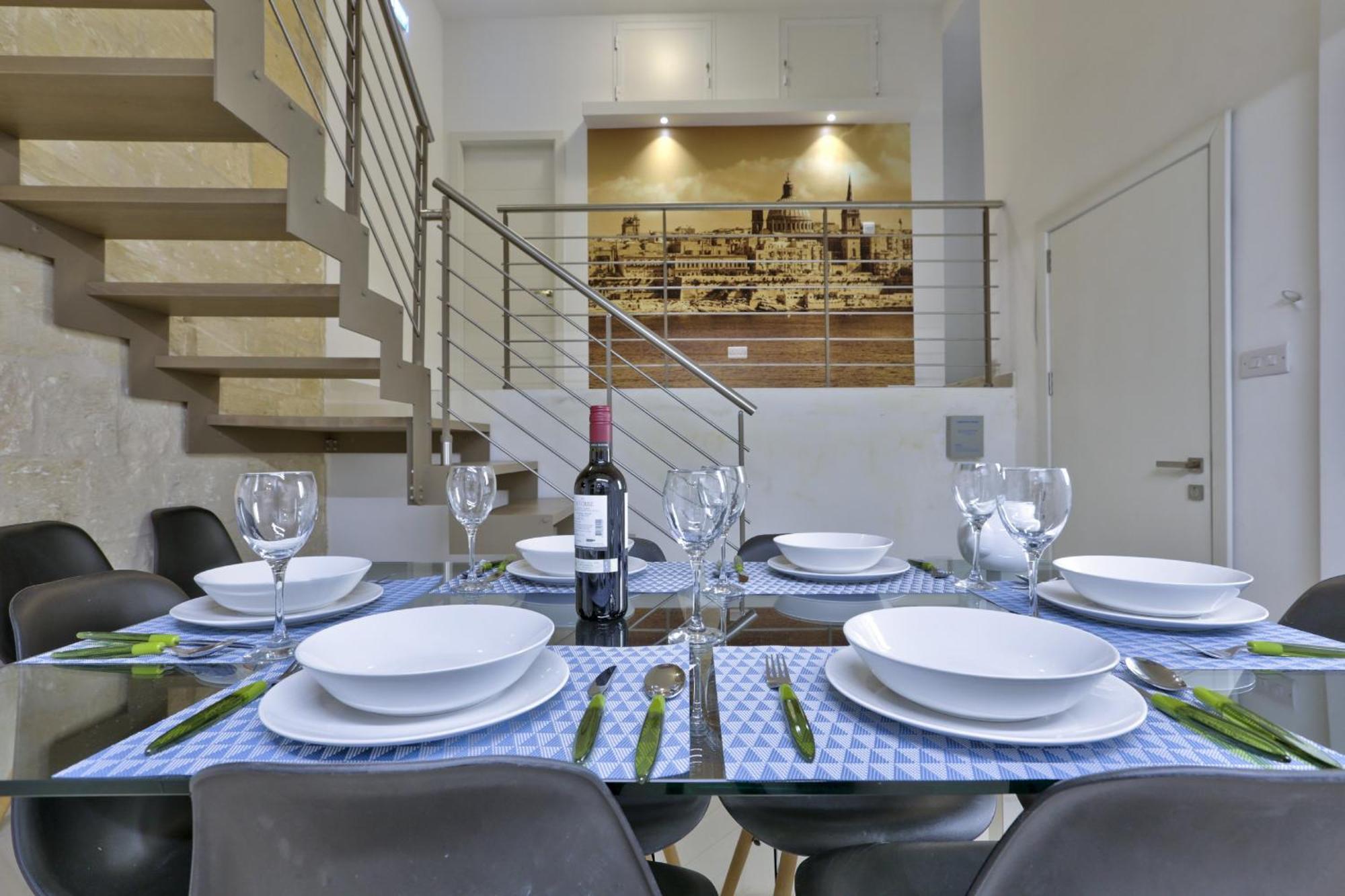Apartment Exquisite 3-bedroom Duplex Penthouse With Jacuzzi In Centre *