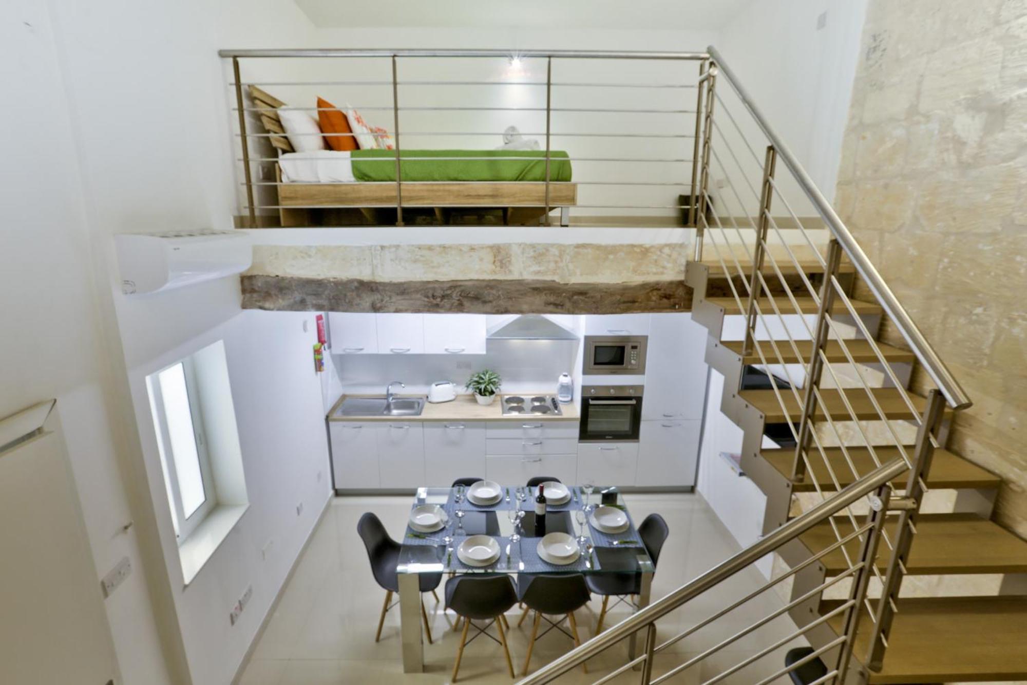 Apartment Exquisite 3-bedroom Duplex Penthouse With Jacuzzi In Centre *