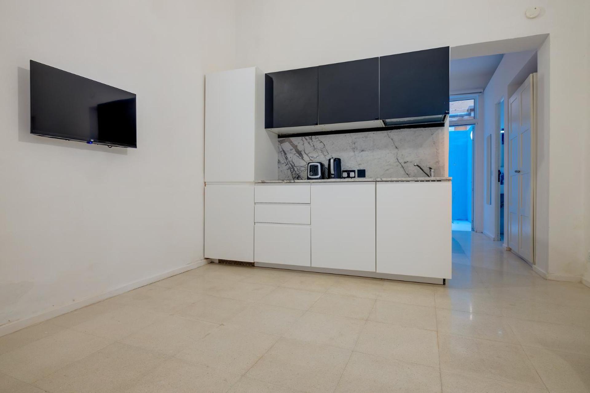 Apartment Trendy 1 Bedroom In The Heart Of *