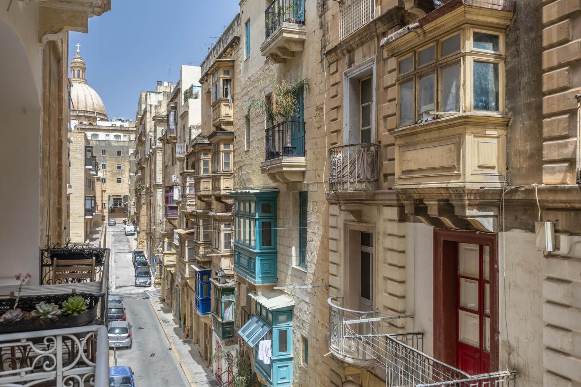 Apartment Traditional 2br Stylish Townhouse With Maltese Balcony - Close To Triton Fountain Valletta, Sliema & Saint Julians