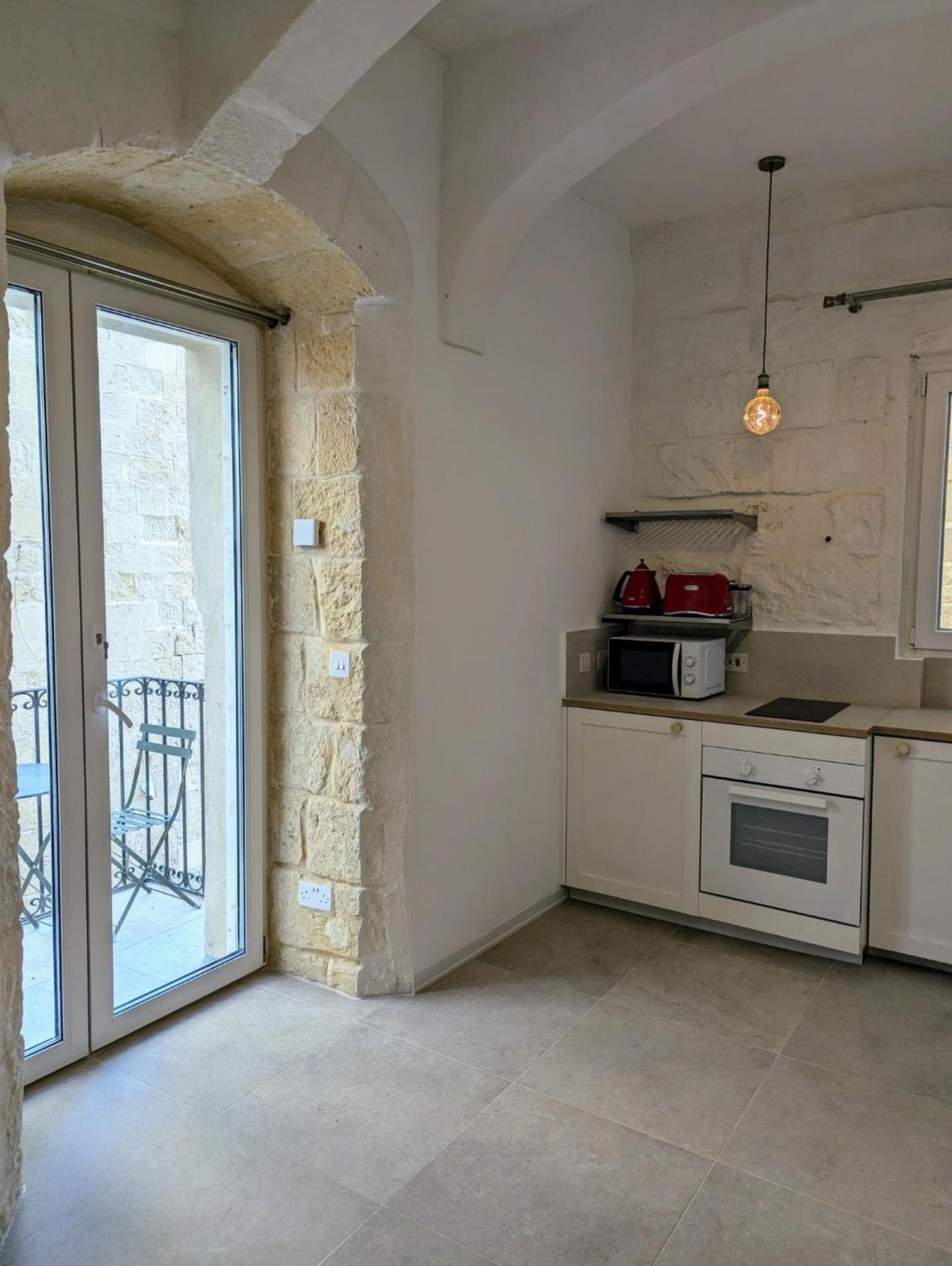 35, Boutique Escape *