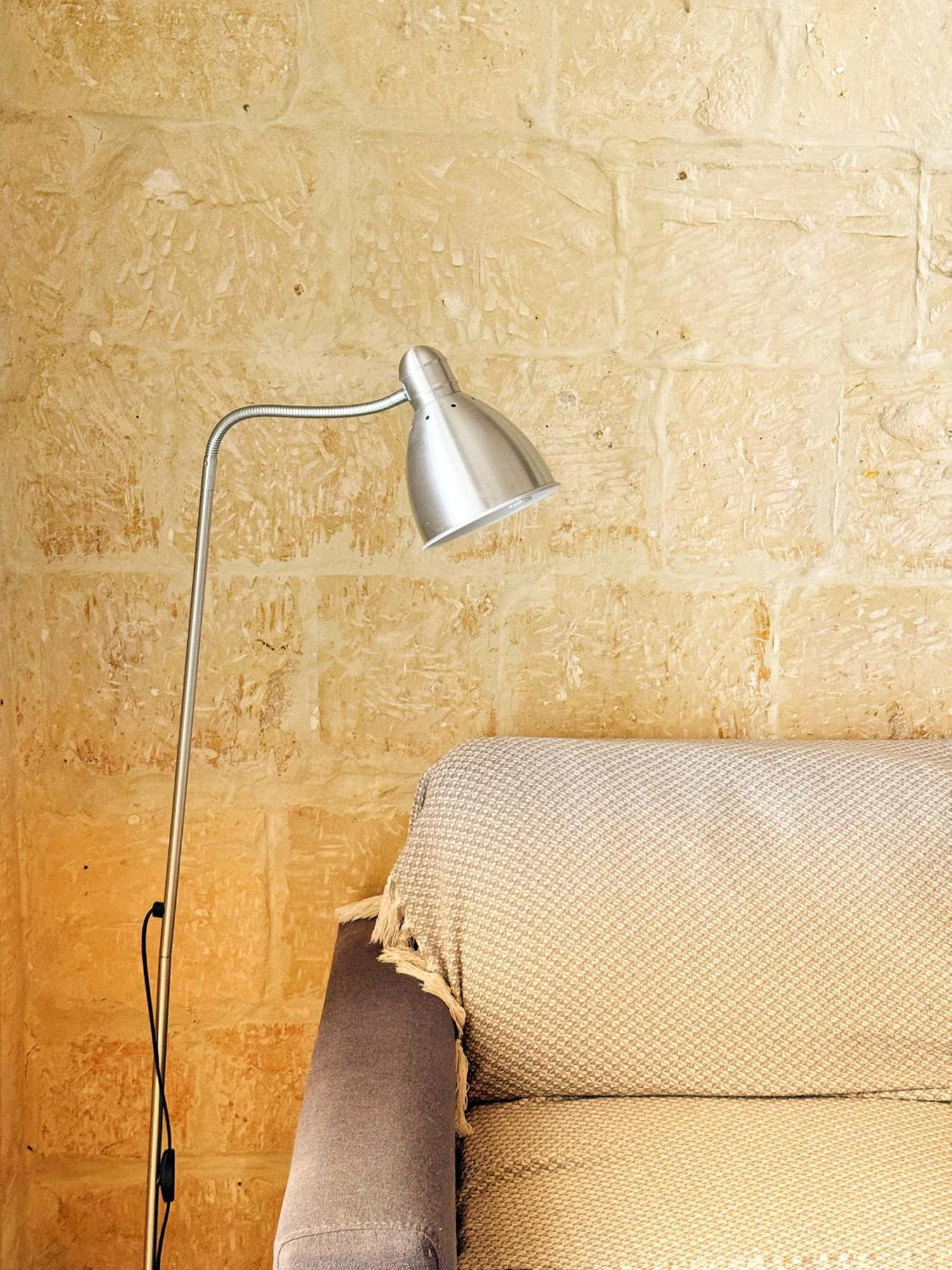 Main Street Cozy Townhouse Apartment Valletta
