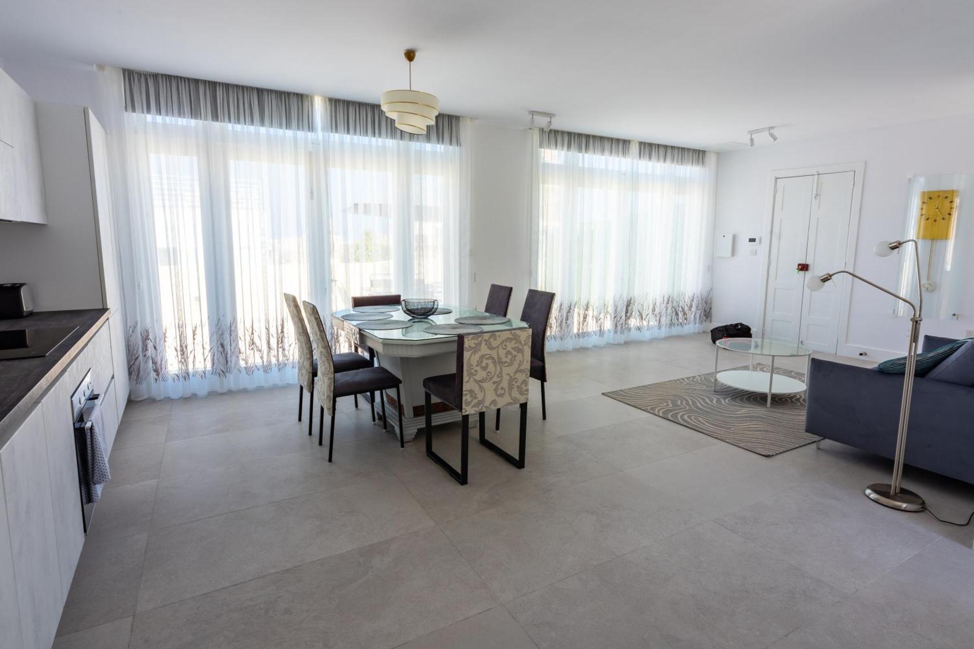 Penthouse Cathedral And Seaview Terrace