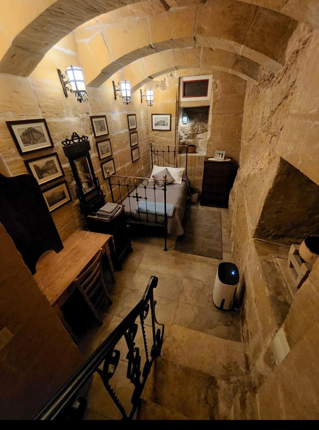 Cozy Corner House In - Authentic! Valletta