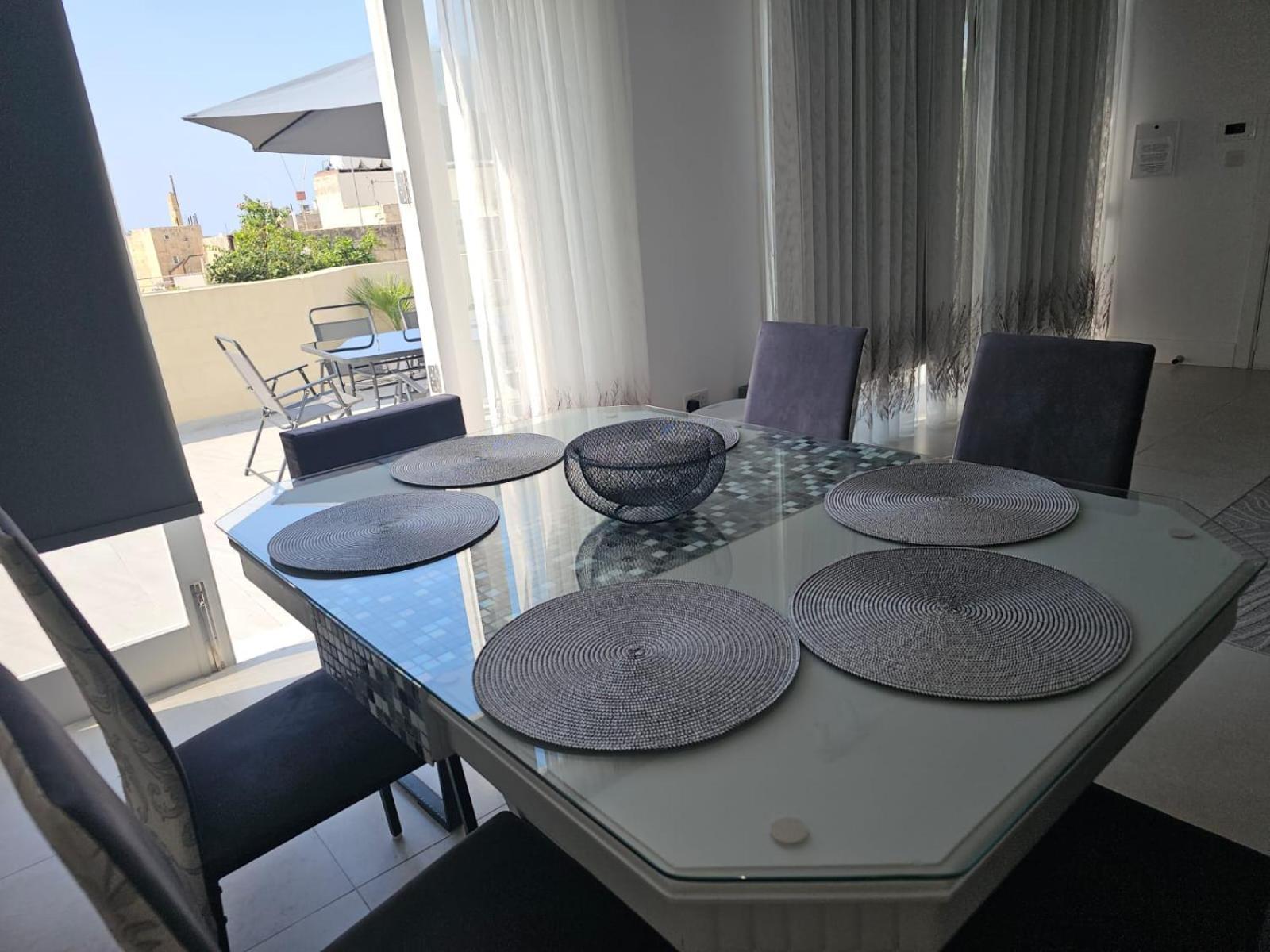 Penthouse Cathedral And Seaview Terrace *