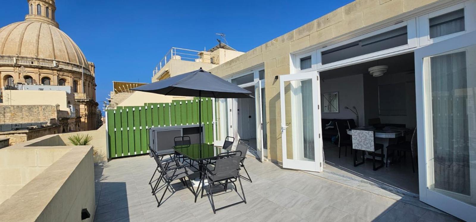 Apartment Penthouse Cathedral And Seaview Terrace