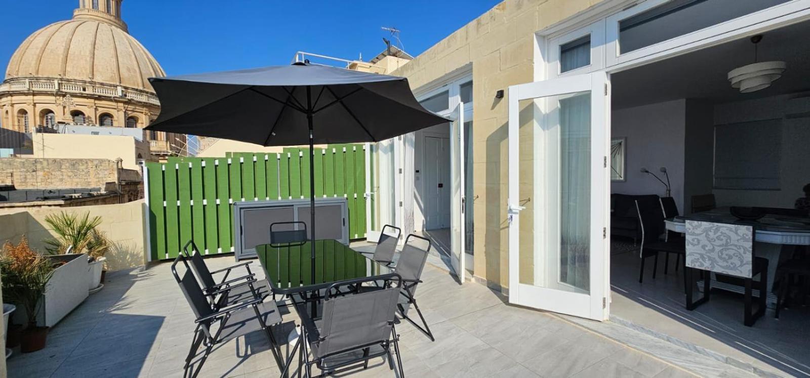 Apartment Penthouse Cathedral And Seaview Terrace