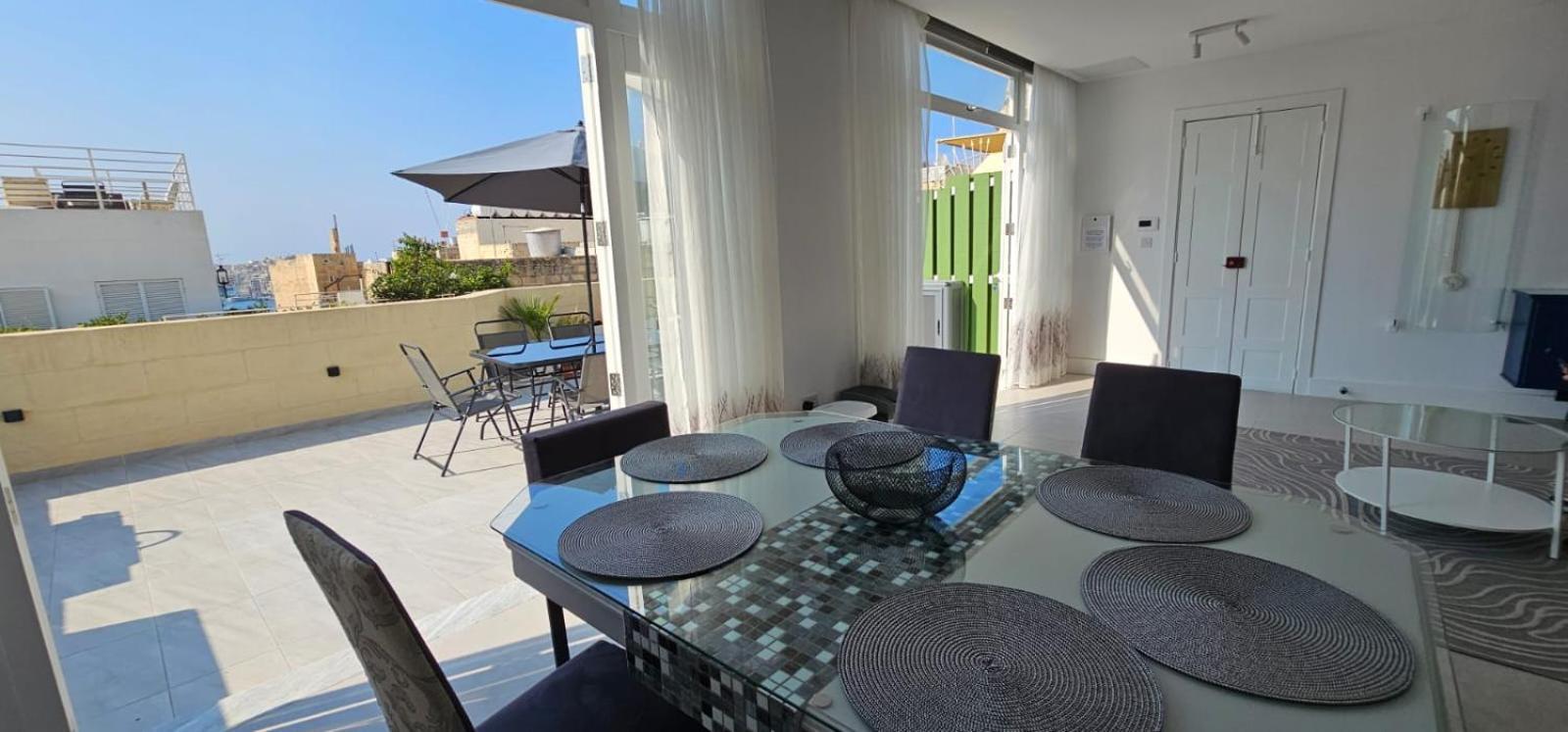 Apartment Penthouse Cathedral And Seaview Terrace