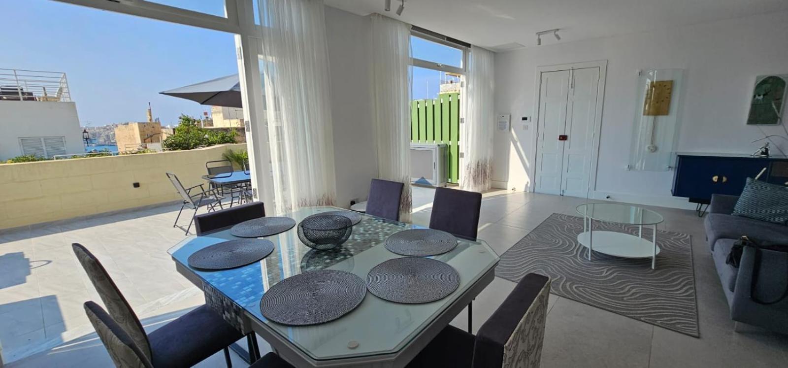 Penthouse Cathedral And Seaview Terrace Apartment *